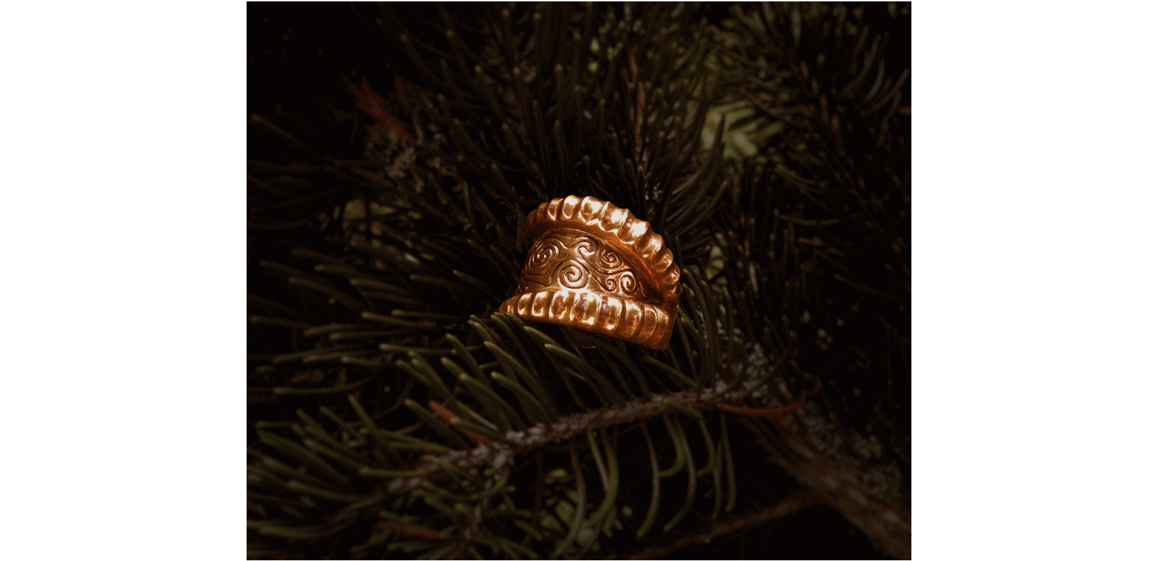 bague bouquetin avec gravures spiralées en bronze jaune